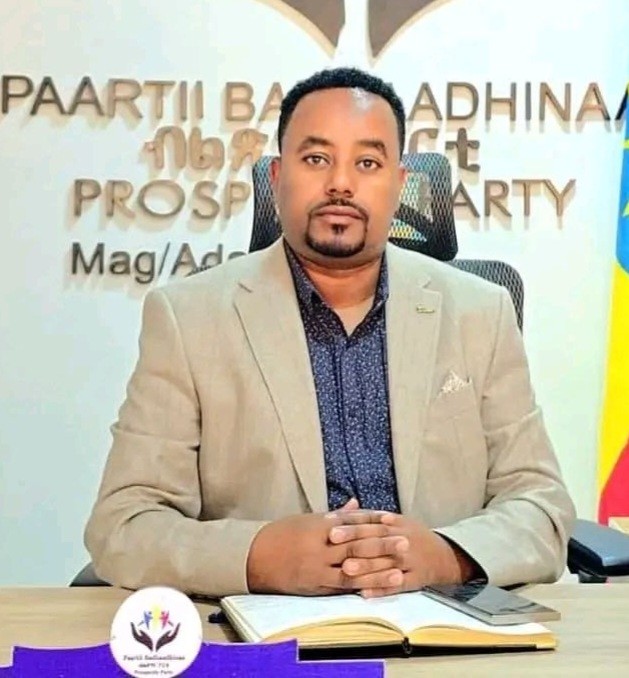 Tarsiimoon nama magaalomsuu mootummaan hojirra oolchaa jiru jijjiirama amalaa fi ilaalchaa fooyyessuun hawaas_diinagdee ummataa bu'uura cimaarratti ijaaraa jira jedhan itti gaafatamaan paartii badhaadhinaa damee magaalaa Adaamaa Obbo Ashannaafii Ajjamaa.